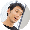 話してる男性の写真